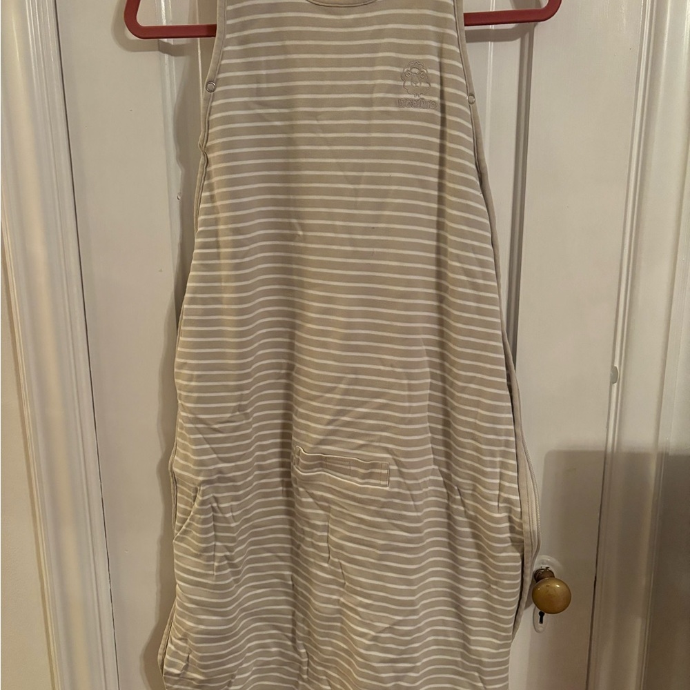 Woolino 4 Season ultimate baby sleep sack. Size 2-4T.